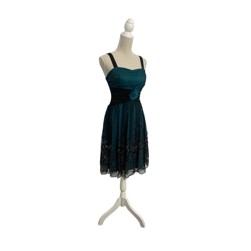 Elegant Teal Sleeveless Dress